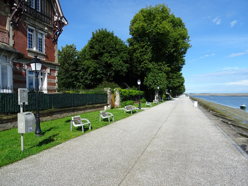 Promenade le long de la baie à Saint-Valéry-sur-Somme